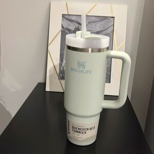 Stanley Adventure Quencher Travel Tumbler Straw Cup 30 oz Chambray